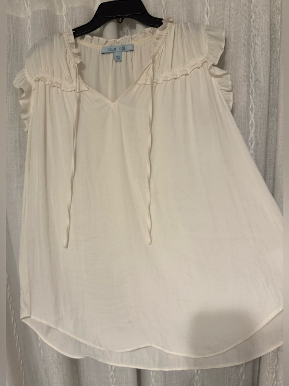 Blue Sol Ruffle Neck Flutter Sleeve Blouse. Sz.L